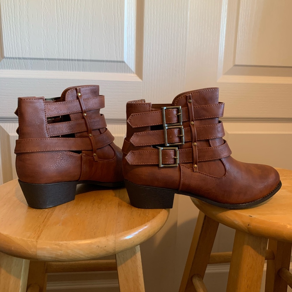 Ladies Tan Ankle Boots 7.5M
